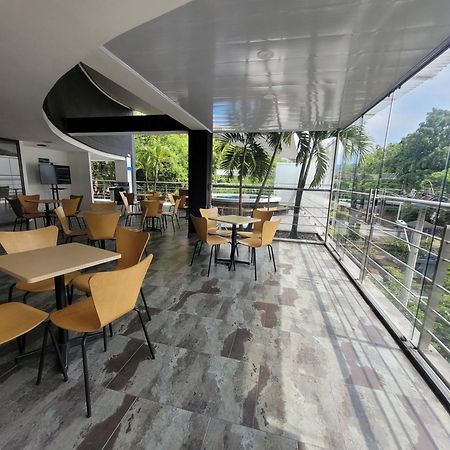 Hotel Med 33 Medellín Extérieur photo