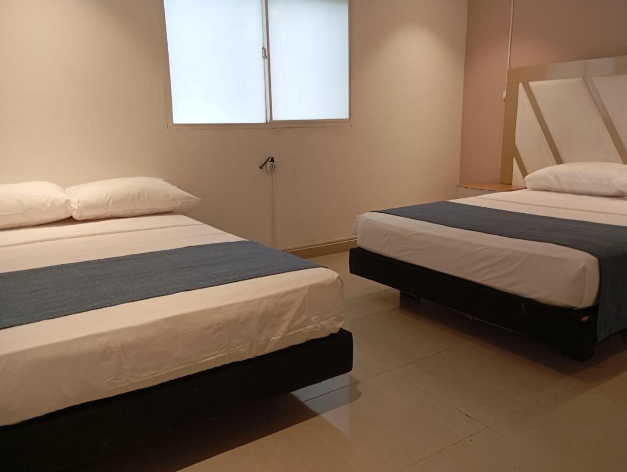 Hotel Med 33 Medellín Extérieur photo